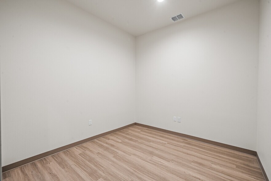 More Photos Of 6403 107th St, Lubbock Office For Lease