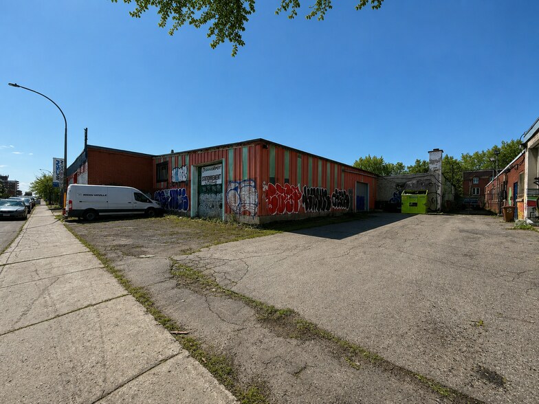 More Photos Of 4278 St Frontenac, Frontenac Auto Repair For Sale