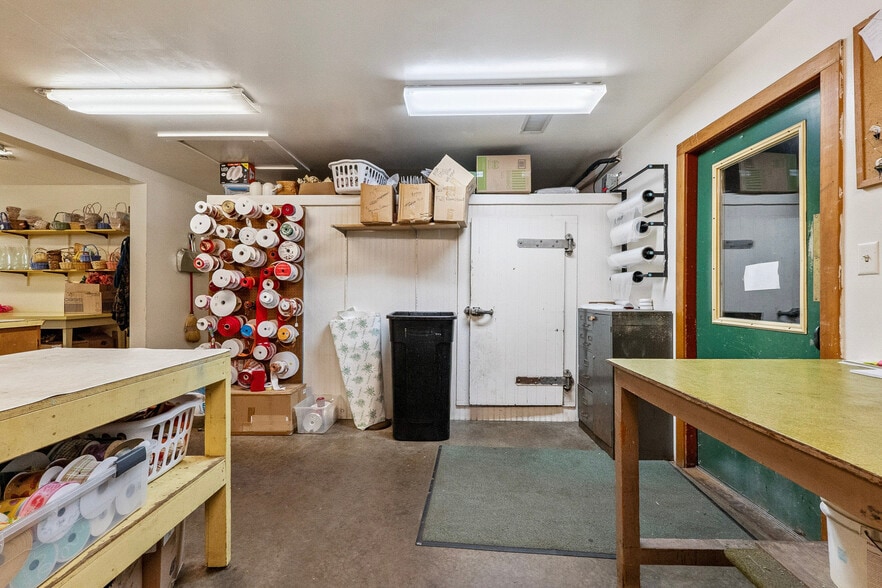 More Photos Of 1126 E State St, Sycamore Storefront Retail Residential For Sale