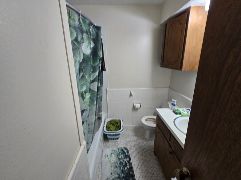 More Photos Of 415 Harmon Ave, Watonga Apartments For Sale