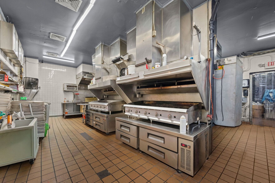 More Photos Of 413 Wilson Ave, Tullahoma Restaurant For Sale