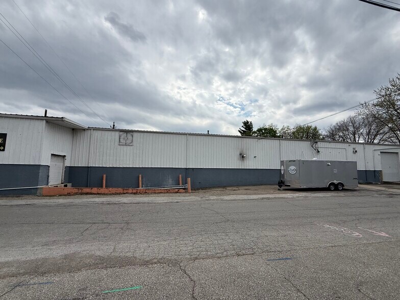 More Photos Of 230 Bridge St, Mooresville Warehouse For Lease