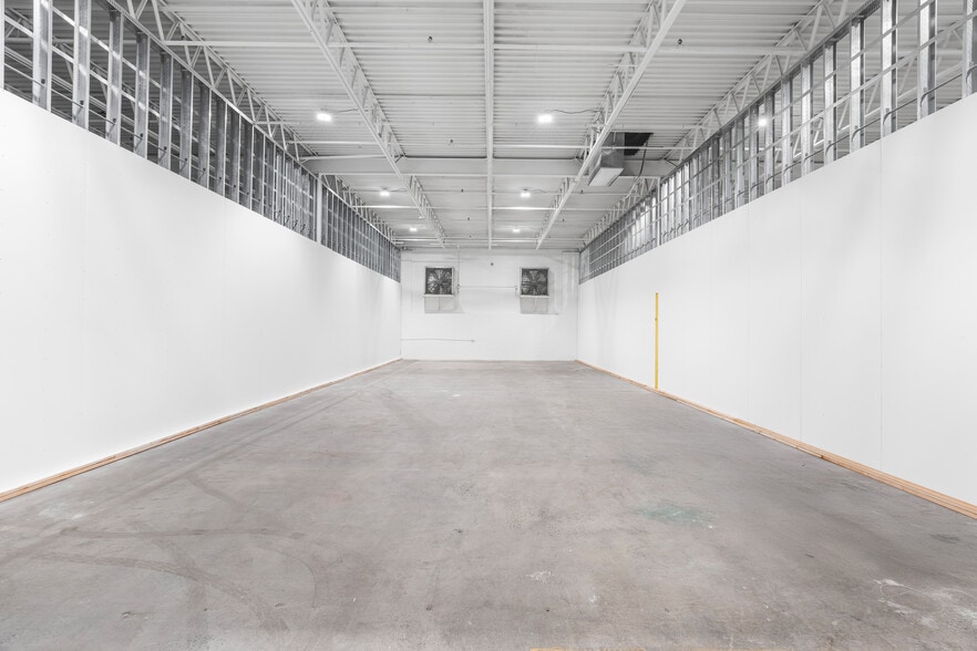 More Photos Of 14 Home News Row, New Brunswick Warehouse For Lease