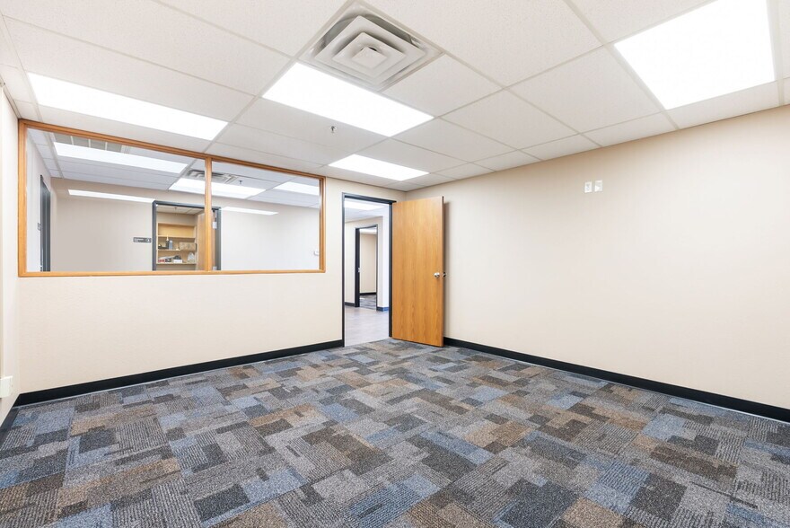More Photos Of 2150 Victor Pl, Colorado Springs Distribution For Lease