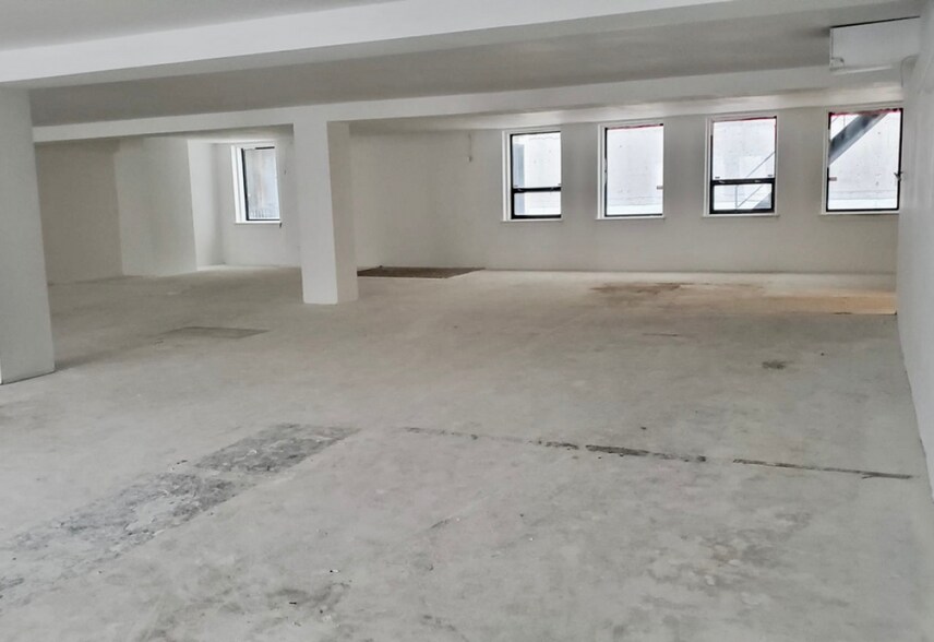 More Photos Of 255 Rue Notre-Dame O, Montréal Loft Creative Space For Lease