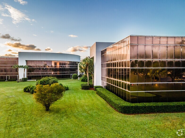 More Photos Of 580 Village Blvd, West Palm Beach Medical For Lease