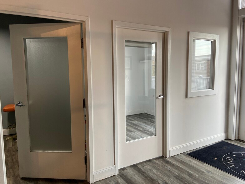 More Photos Of 111 Church St NW, Vienna Storefront Retail Office For Lease