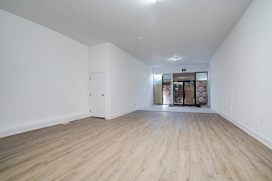 More Photos Of 349 Spadina Av, Toronto Storefront Retail Residential For Sale