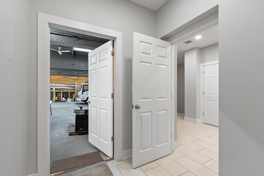 More Photos Of 260-276 Lynnway, Lynn Manufacturing For Sale