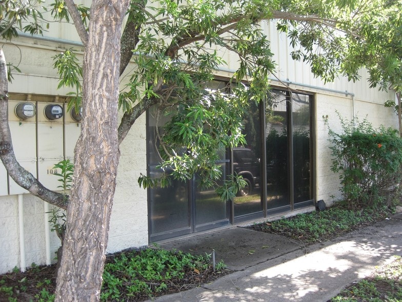 More Photos Of 99-899 Iwaena St, Aiea Warehouse For Lease