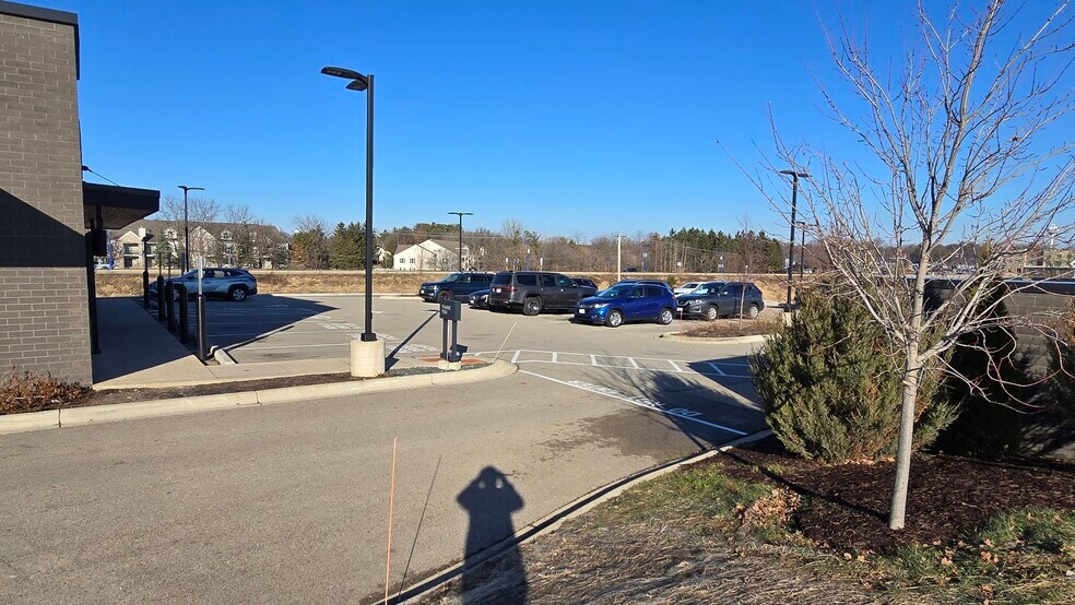 More Photos Of 147 West End Cir, Verona Fast Food For Lease