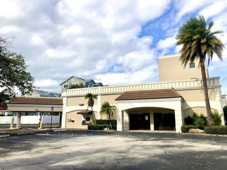 More Photos Of 544 S Washington Blvd, Sarasota Freestanding For Lease