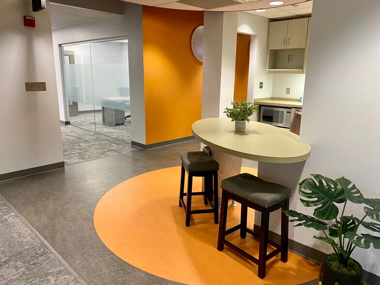 More Photos Of 1965 Greenspring Dr, Lutherville Timonium Medical For Lease