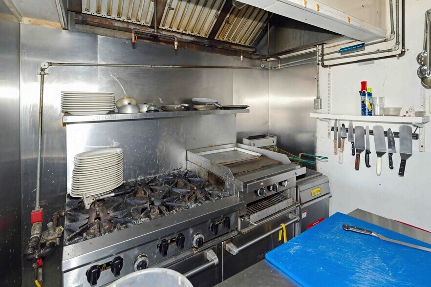 More Photos Of 102 Delaware ave, Fortescue Restaurant For Sale
