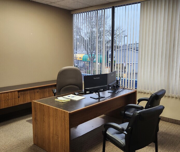 More Photos Of 20316 56th Ave, Langley Office For Lease