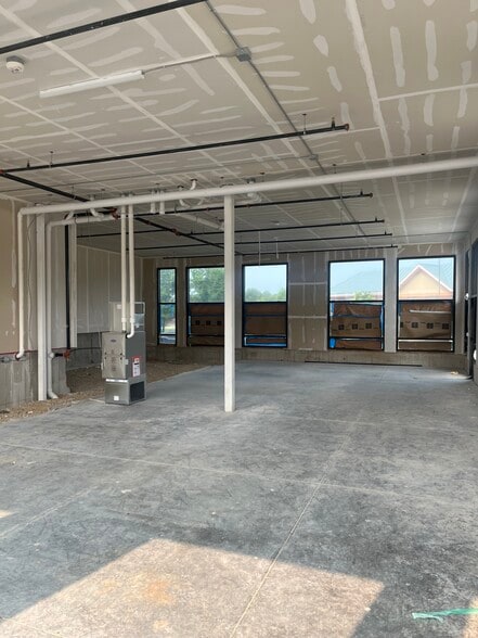 More Photos Of 5601 Fraser Cir, Madison Apartments For Lease