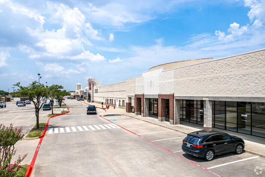 More Photos Of 2420 S Stemmons Fwy, Lewisville Unknown For Lease