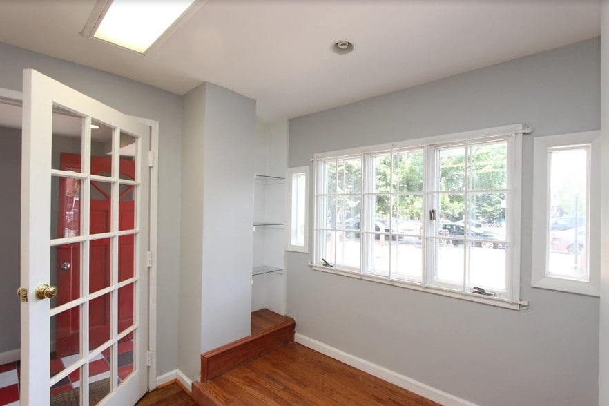 More Photos Of 303 Massachusetts Ave NE, Washington Office For Sale