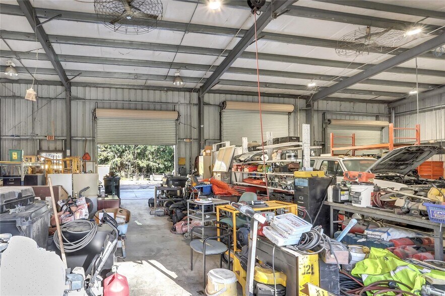 More Photos Of 875 Lakeview Dr, Deland Warehouse For Sale