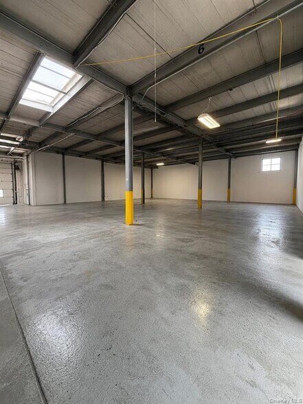 More Photos Of 105 Lakeville Rd, New Hyde Park Light Manufacturing For Lease