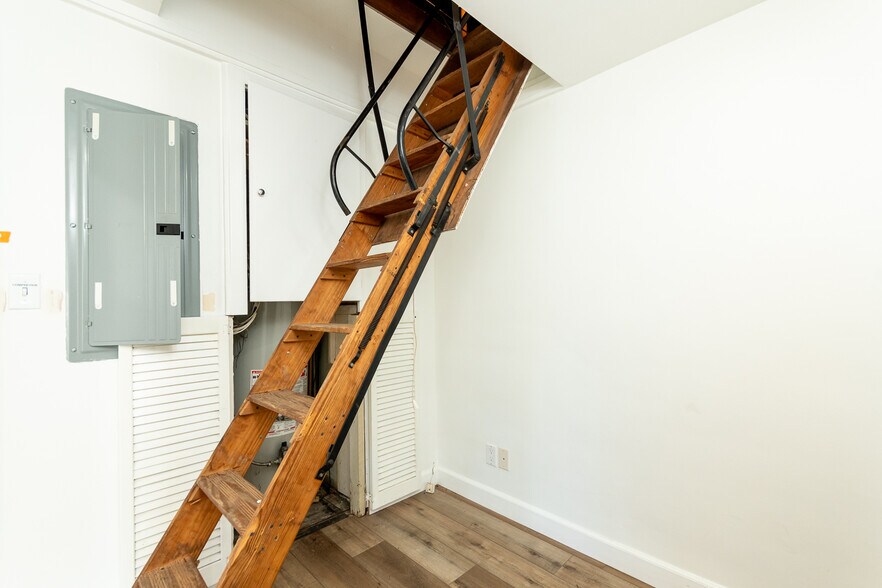 More Photos Of 2028 Lake Ave, Altadena Office For Sale