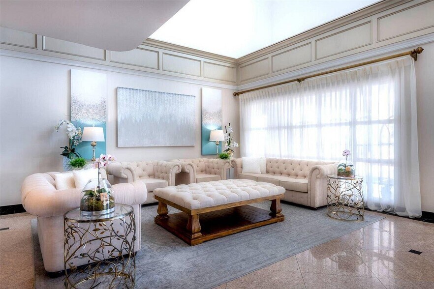 More Photos Of 111 Avenida de la Estrella, San Clemente Hotel For Sale