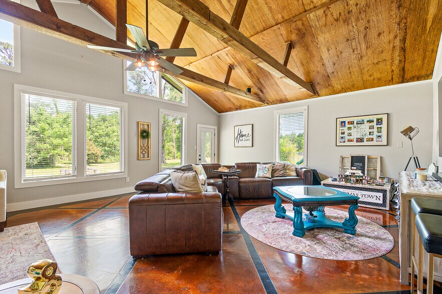 More Photos Of 5110 Treaschwig Rd, Spring Specialty For Sale