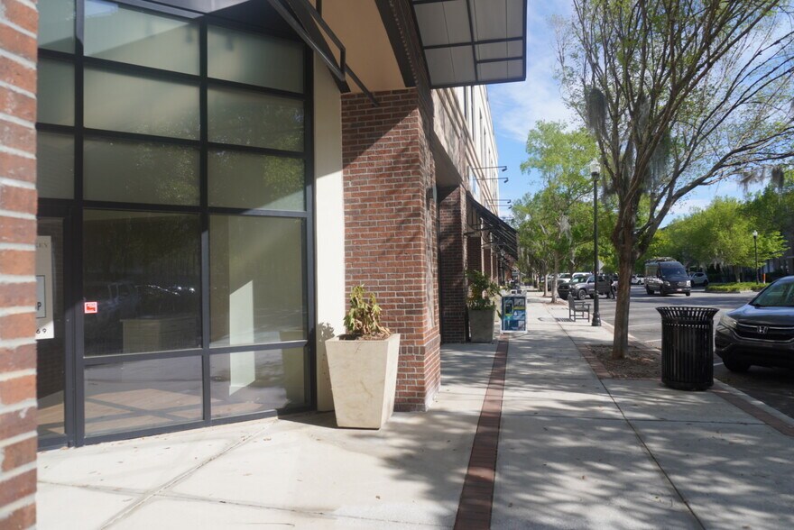 More Photos Of 1952 Long Grove Dr, Mount Pleasant Storefront Retail Office For Lease