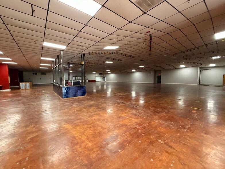 More Photos Of 1001 N Jackson Rd, McAllen Freestanding For Lease