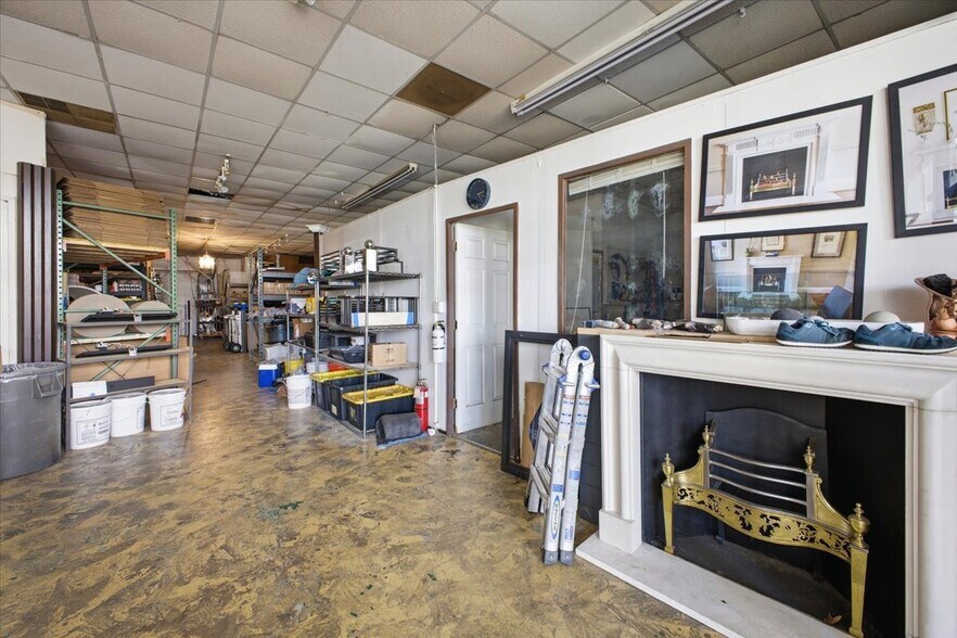 More Photos Of 2664 Shenandoah Ave, Charlotte General Retail For Sale