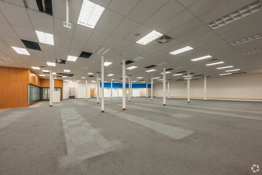 More Photos Of 201-205 N Mesa St, El Paso General Retail For Sale