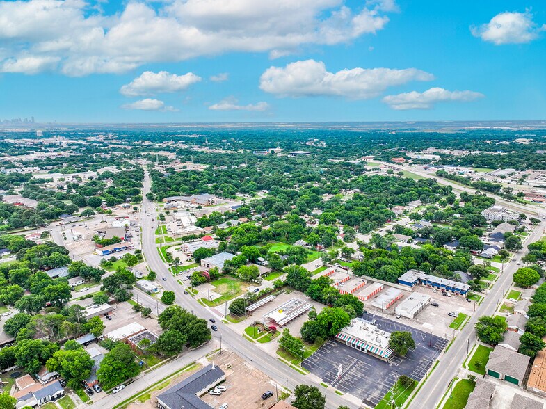 More Photos Of 1300 W Pioneer Dr, Irving Fast Food For Sale
