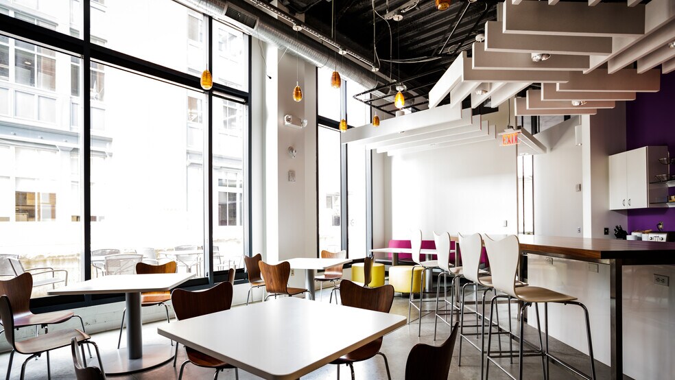 More Photos Of 250 West St, Columbus Office For Lease