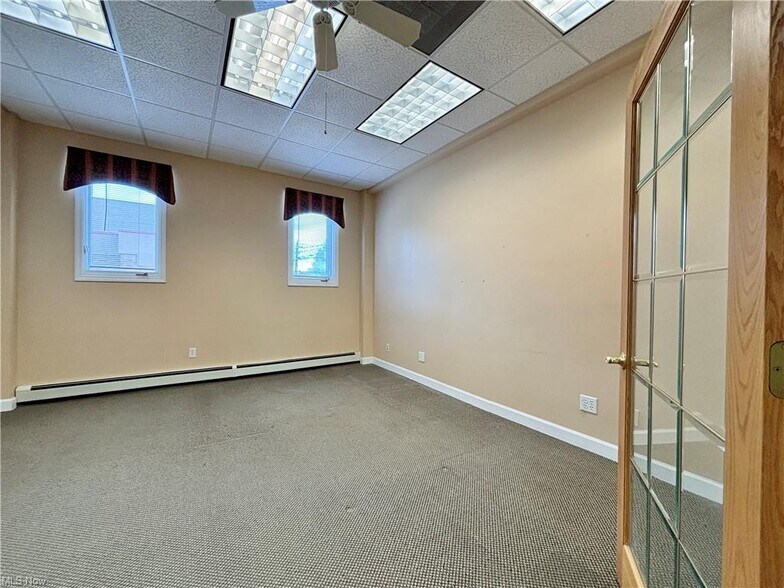 More Photos Of 3312 Lake Ave, Ashtabula Office For Sale