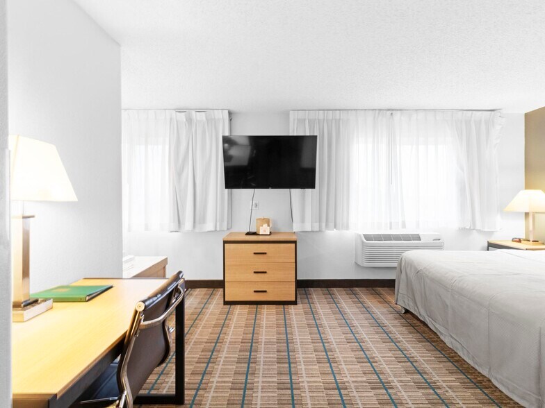 More Photos Of 15150 Brighton Rd, Brighton Hotel For Sale