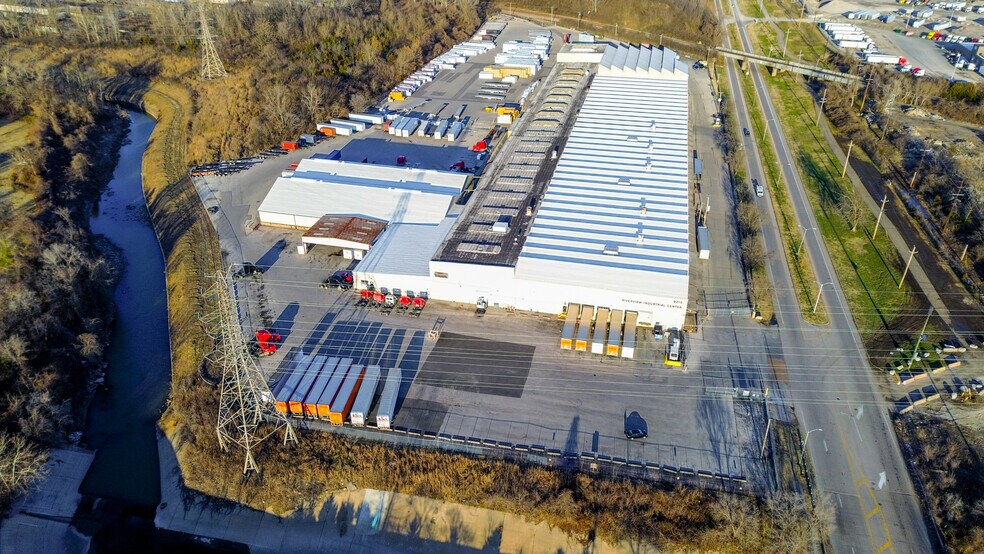 More Photos Of 9215 Riverview Dr, Saint Louis Manufacturing For Lease