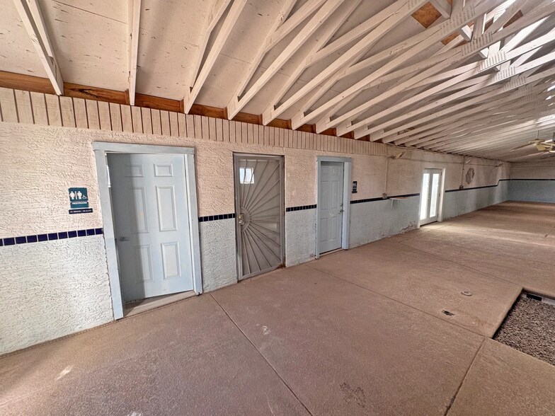 More Photos Of 112 E Cottonwood Ln, Casa Grande Service For Sale