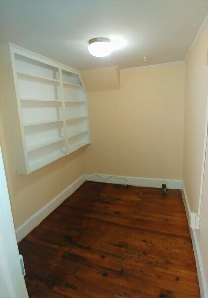 More Photos Of 9-11 W Market St, Leesburg Medical For Lease