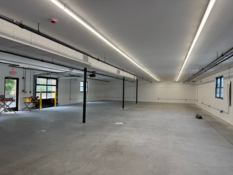 More Photos Of 70 Clematis Ave, Waltham Manufacturing For Lease