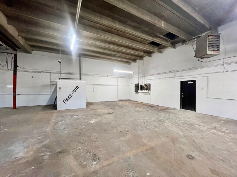 More Photos Of 2810 W Reno Ave, Oklahoma City Service For Lease