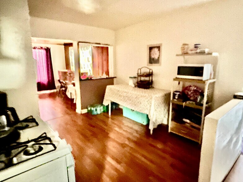 More Photos Of 10616 Avalon Blvd, Los Angeles Loft Creative Space For Sale