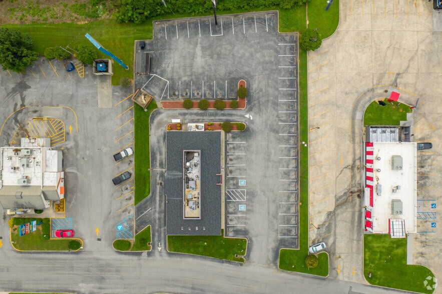 More Photos Of 354 Kimball Crossing Dr, Kimball Restaurant For Lease