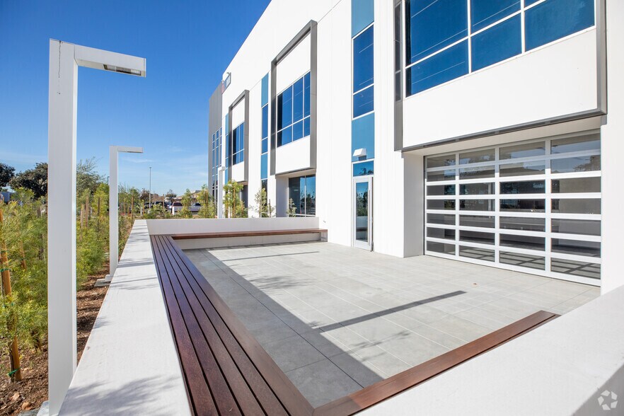 More Photos Of 8888 Balboa Ave, San Diego Distribution For Lease