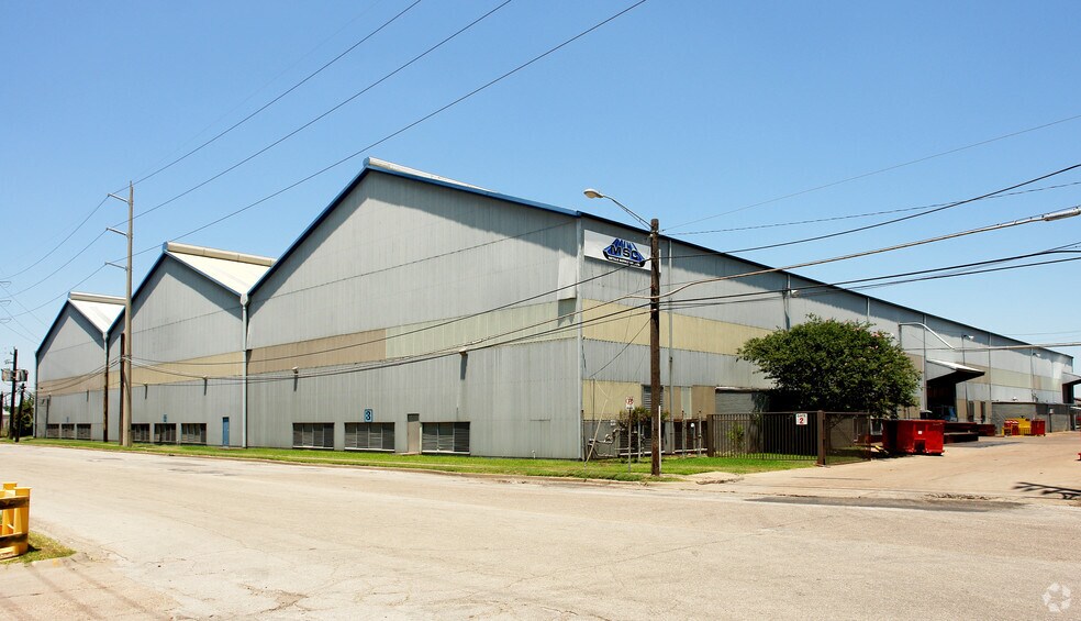 Primary Photo Of 5311 Clinton Dr, Houston Warehouse For Lease