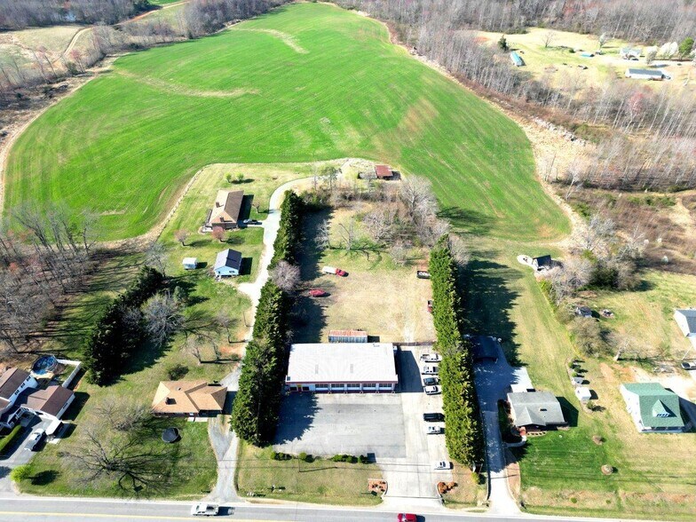More Photos Of 2841 Old Franklin Tpke, Rocky Mount Auto Repair For Sale