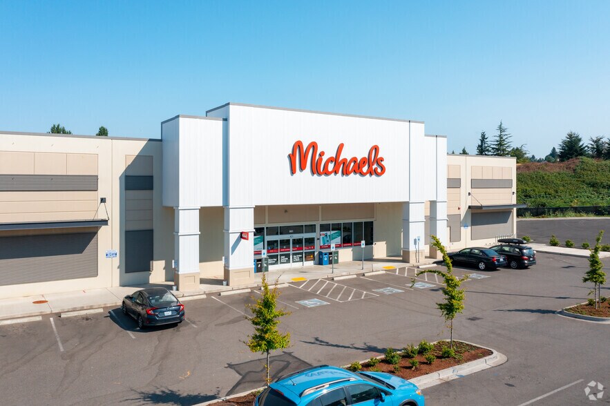 More Photos Of 1700 W Armory Way, Seattle General Retail For Sale