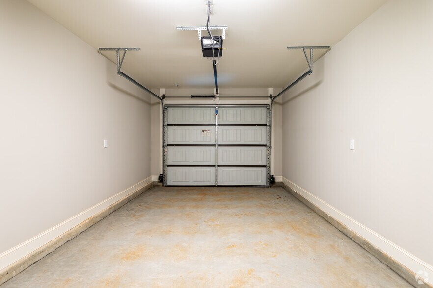 More Photos Of 18103 Mae Cir, Athens Apartments For Sale