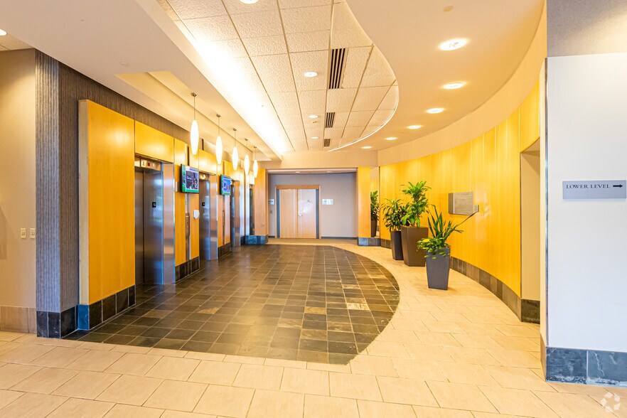 More Photos Of 535 Legget Dr, Ottawa Office For Lease