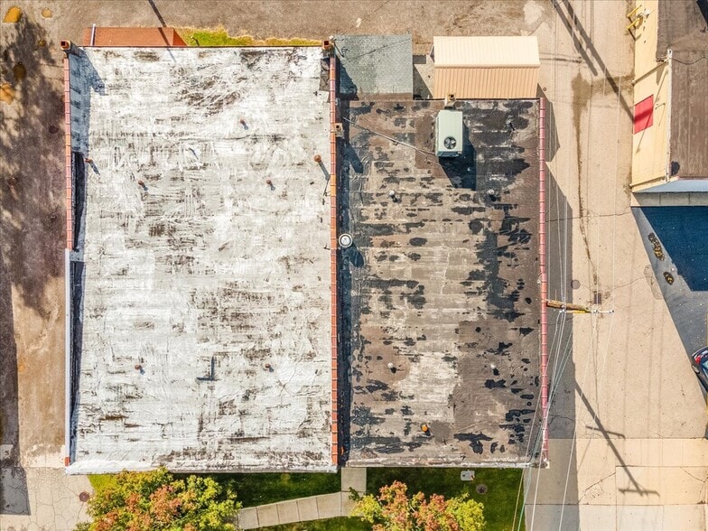 More Photos Of 23925 Goddard Rd, Taylor Bar For Sale