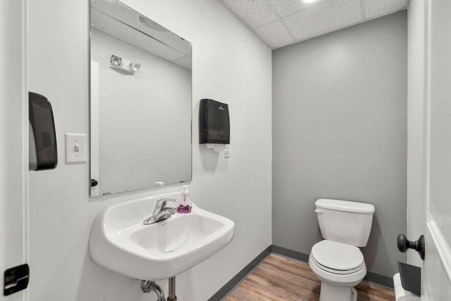More Photos Of 19 Bridge St, Kittery Coworking Space